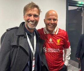 丝滑衔接!克洛普带利物浦8年半8冠,斯洛特接手"0"引援拿英超